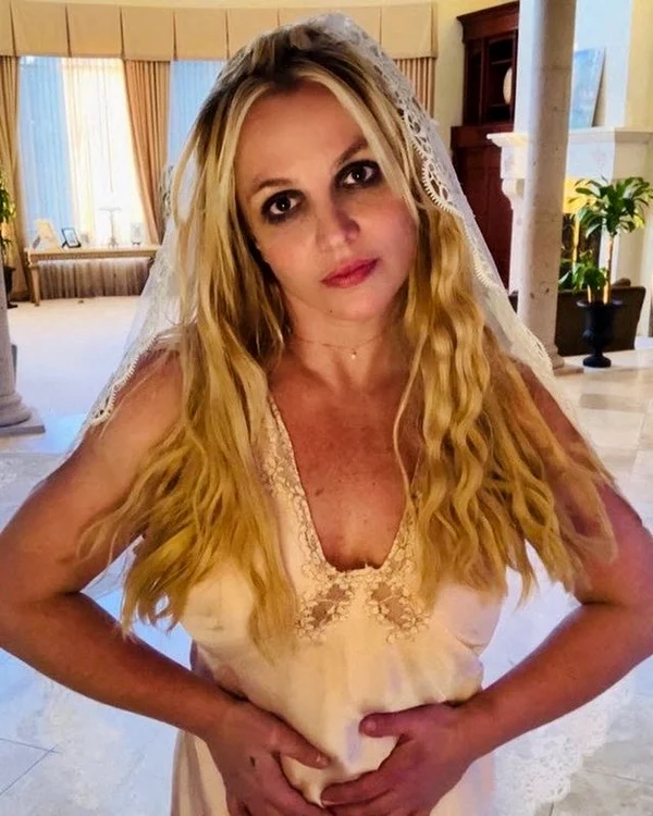 Contul de Instagram al lui Britney Spears pare un cont de OnlyFans FOTO Instagram