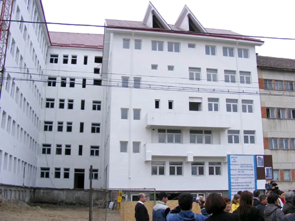 Spitalul Municipal Horezufoto: doctorulzilei.ro