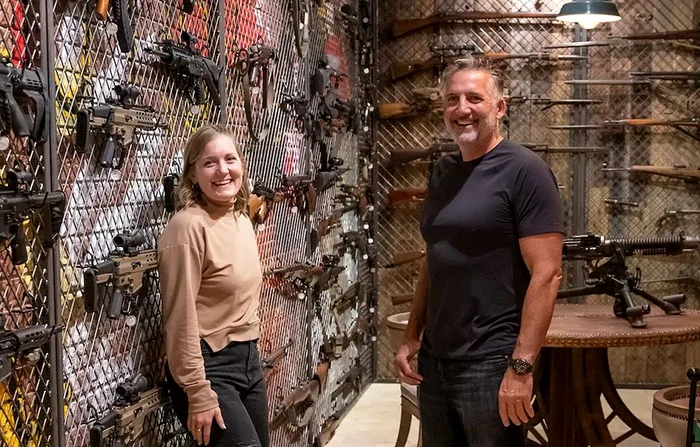 Milionarul are chiar și un depozit de arme FOTO: X