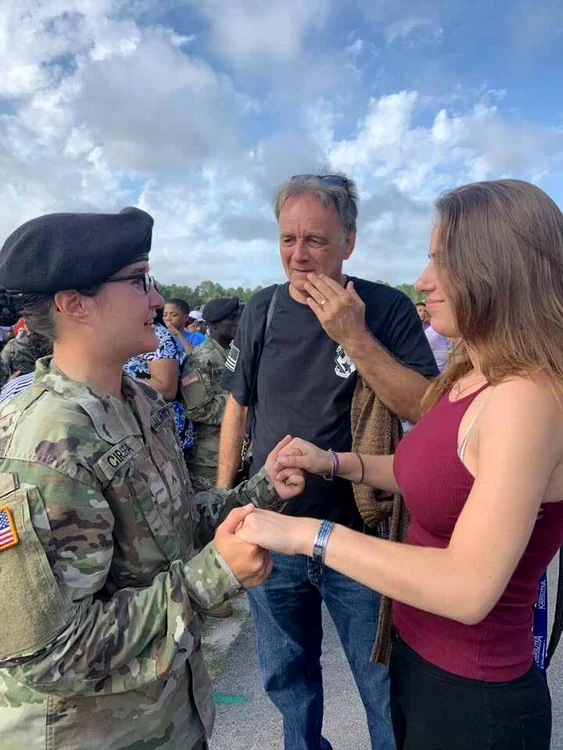 4 fiicele elenei carstea in armata americana glenn mutard adriana sanda 6 jpg jpeg