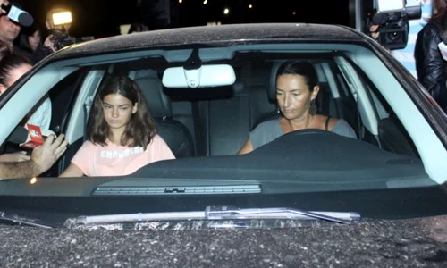 Ioana a plecat de la secție alături de Irina, mama sa jpeg