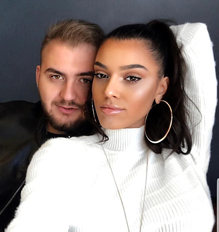 Adrian Minune şi soţia lui, Cati, surprinşi vara aceasta, pe LitoralFotografii: Mihai Ionescu