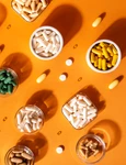 Merita sa iei suplimente alimentare sau nu  Sursa foto shutterstock 2531363947 jpg