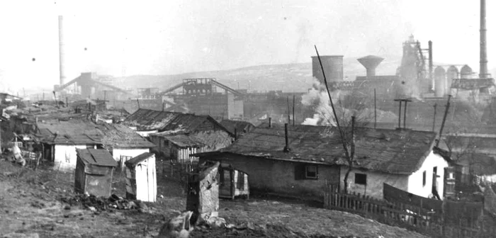Primele barăci muncitorești din anii '50, în Hunedoara. Foto: Arhiva CSH