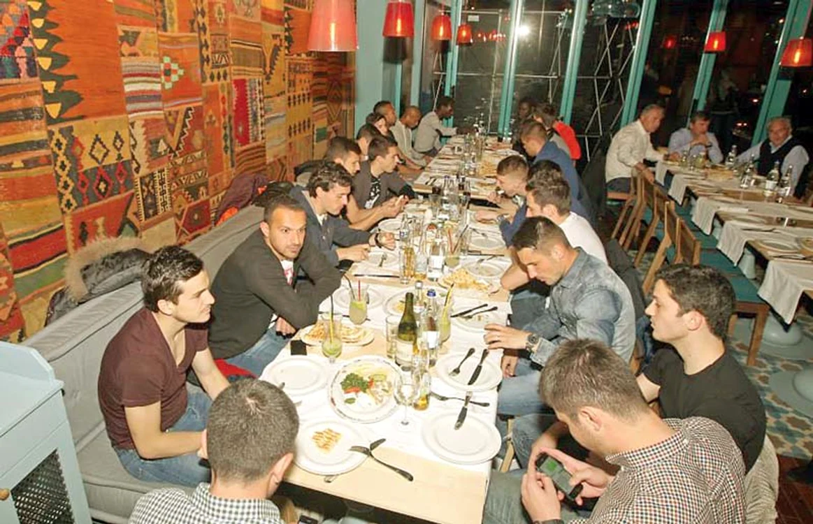 
    Dinamoviştii au  petrecut câteva ore  la restaurantul cu  specific turcesc  
