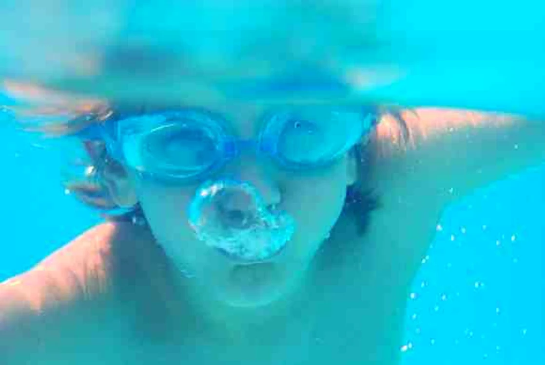 
    Clorul nu este vinovat pentru înroșirea ochilor la piscinăfoto: Hepta  
