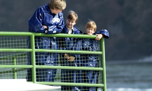 diana si baietii ei wenn3669337 0 jpeg