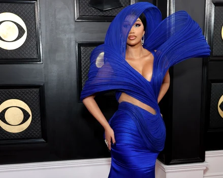 Cardi B a avut o ținută extravagantă de Gaurav Gupta (GettyImages)