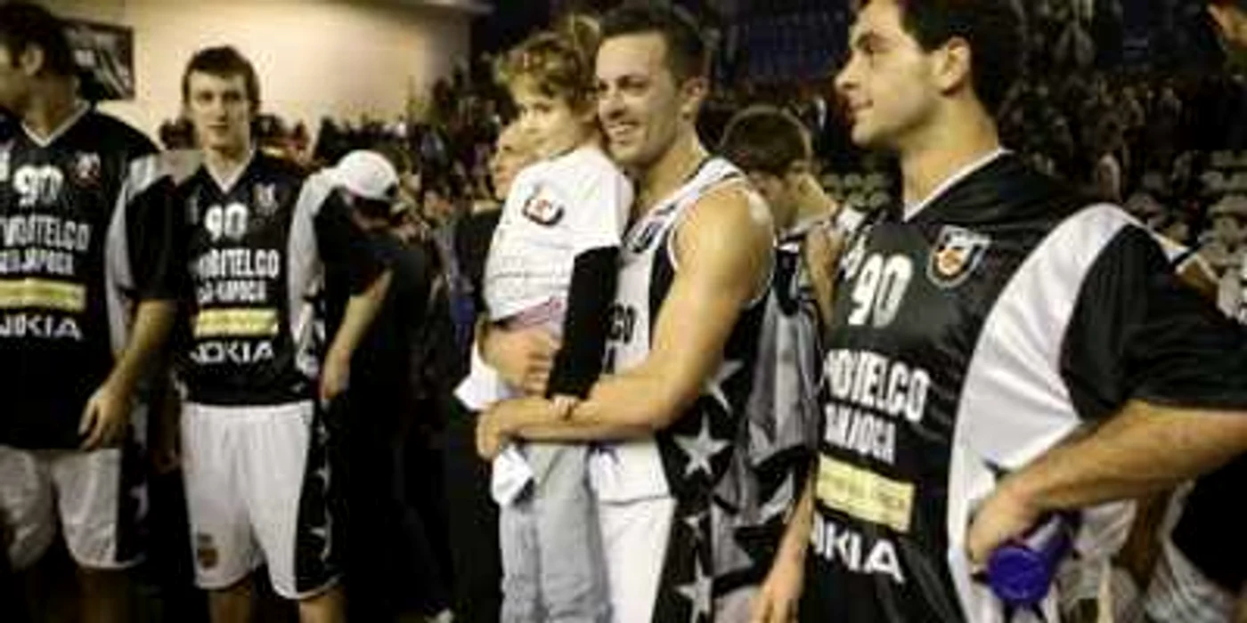 Echipa de baschet a primit 100.00 de lei