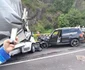 Accident pe Valea Oltului - DN7- la Călineşti Vâlcea - coliziune între trei vehicule soldată cu două victime Foto Adevărul