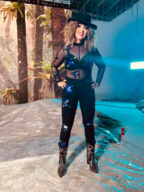 Minodora, într-o ținută care îi vine foarte bine