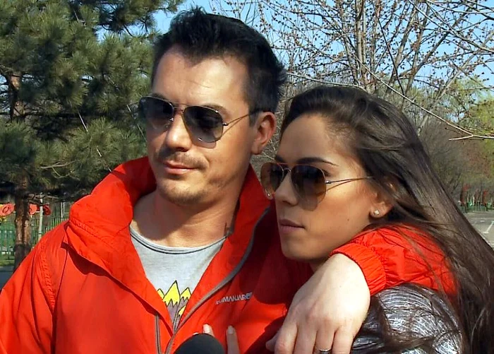 
    Diana este mândră că are o mamă frumoasă şi un tată «mişto»  