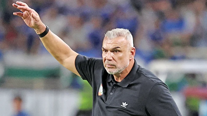 Cosmin Olăroiu visează să meargă la Mondiale