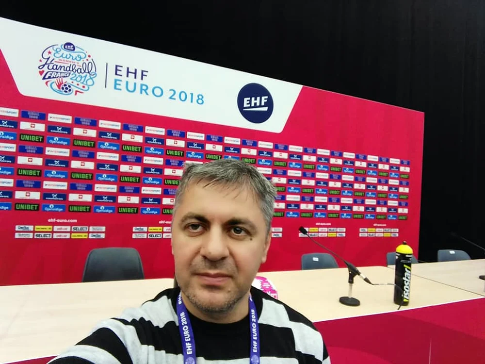 Jurnalistul Marius Huțu are în CV foarte multe prezențe la turneele finale