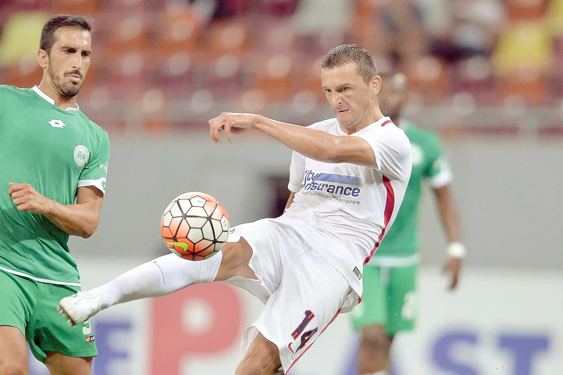 
    Atacantul Golubovic  va debuta diseară  în cupele europeneFoto: Mediafax   