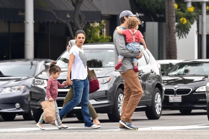 Ashton Kutcher şi Mila Kunis