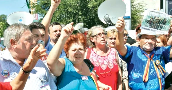 Protestatarii USL au sfidat canicula