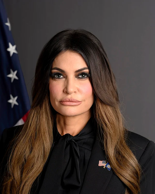 Kimberly Guilfoyle şi-a pierdut funcţia.