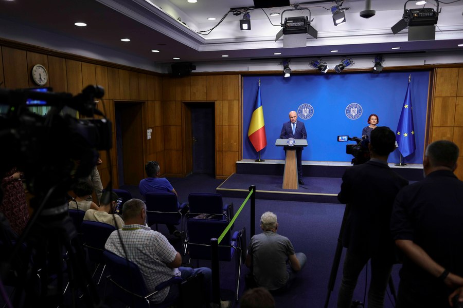 Romunska vlada sprejela rebalans proračuna za leto 2025, s poudarkom na naložbah prek načrta PNRR