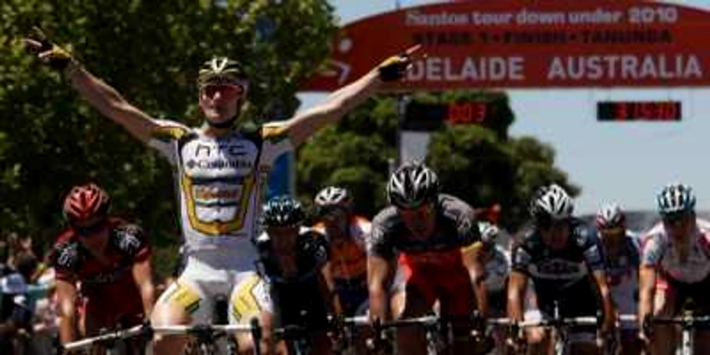 Andre Greipel trece primul linia de sosire la Adelaide