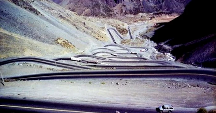 Trecătoarea Los Caracoles se află între Chile și Argentina (Foto: lilomag.com)