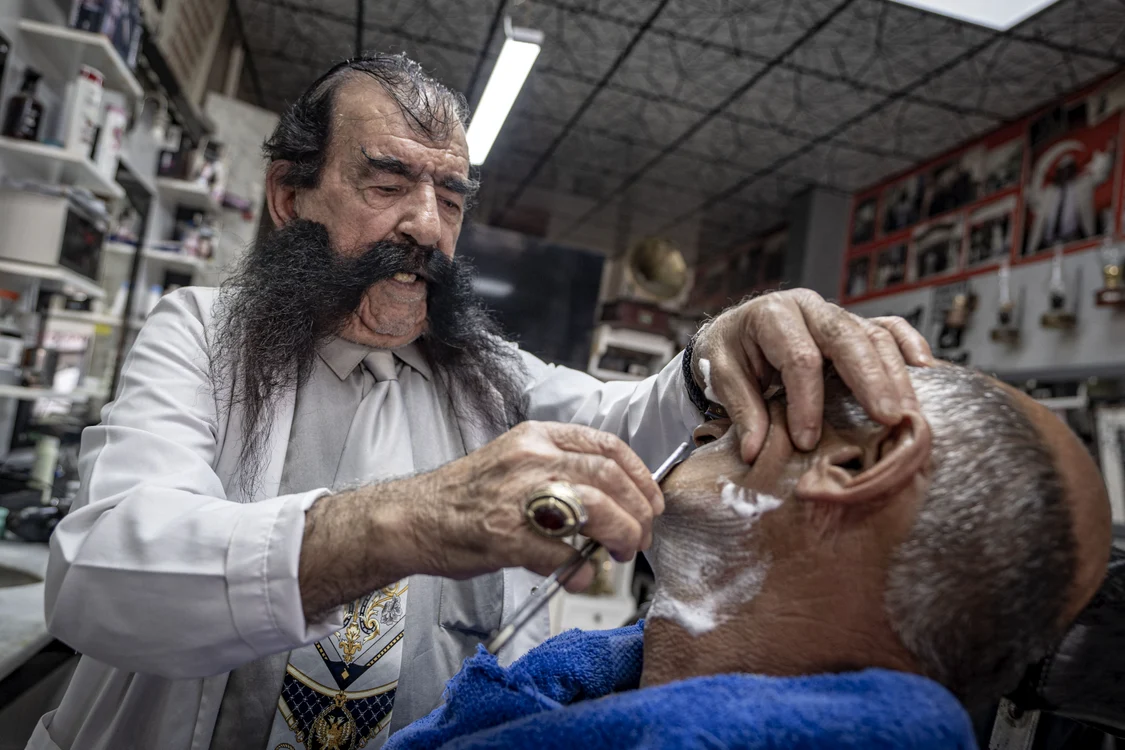 El are un salon de frizerie în Erzurum