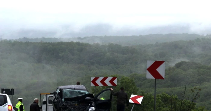 Accidentul s-a petrecut într-o zonă periculoasă pentru şoferi. FOTO: Daniel Guţă. ARHIVĂ.