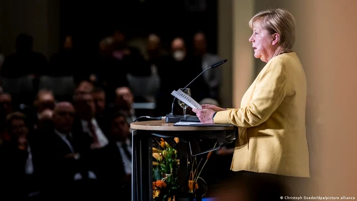 Angela Merkel la ceremonia de deschidere a Fundaţiei Helmut Kohl, la 27 septembrie