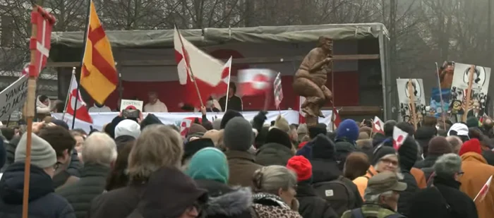 „Make America Go Away". Mii de oameni au ieșit în stradă la Copenhaga, protestând față de planurile lui Trump: „Groenlanda nu este de vânzare”