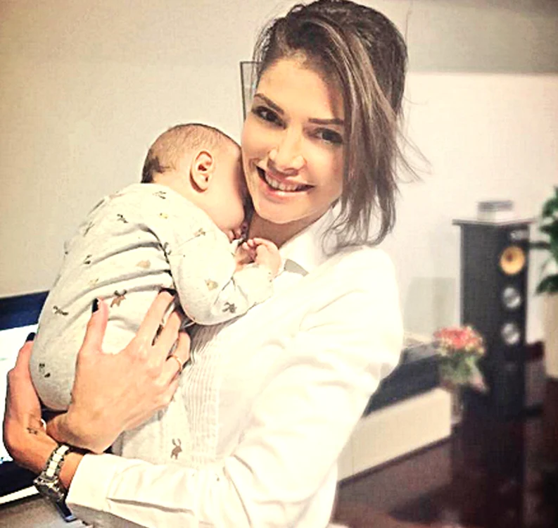 
    Alina Puşcaş l-a născut pe Alexandru anul trecut, la 29 august foto: arhiva personală  