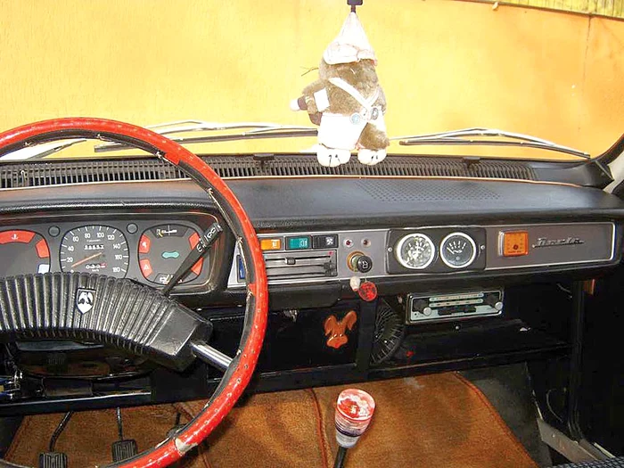 Bordul unei Dacii stârneşte nostalgii în  rândul şoferilor trecuţi de prima tinereţe