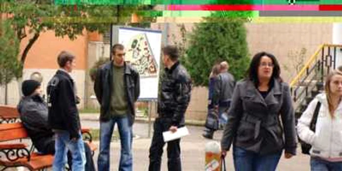 Studenții organizează un bal caritabil pentru a-și ajuta colegii cu dificultăți financiare 