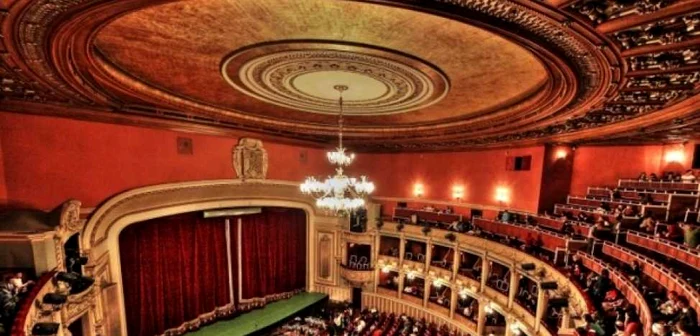 spectator la opera
