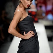 Prezentare de modă Moschino (FOTO HEPTA) jpeg