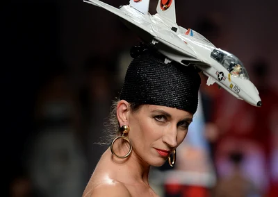 Prezentare de modă Moschino (FOTO HEPTA) jpeg