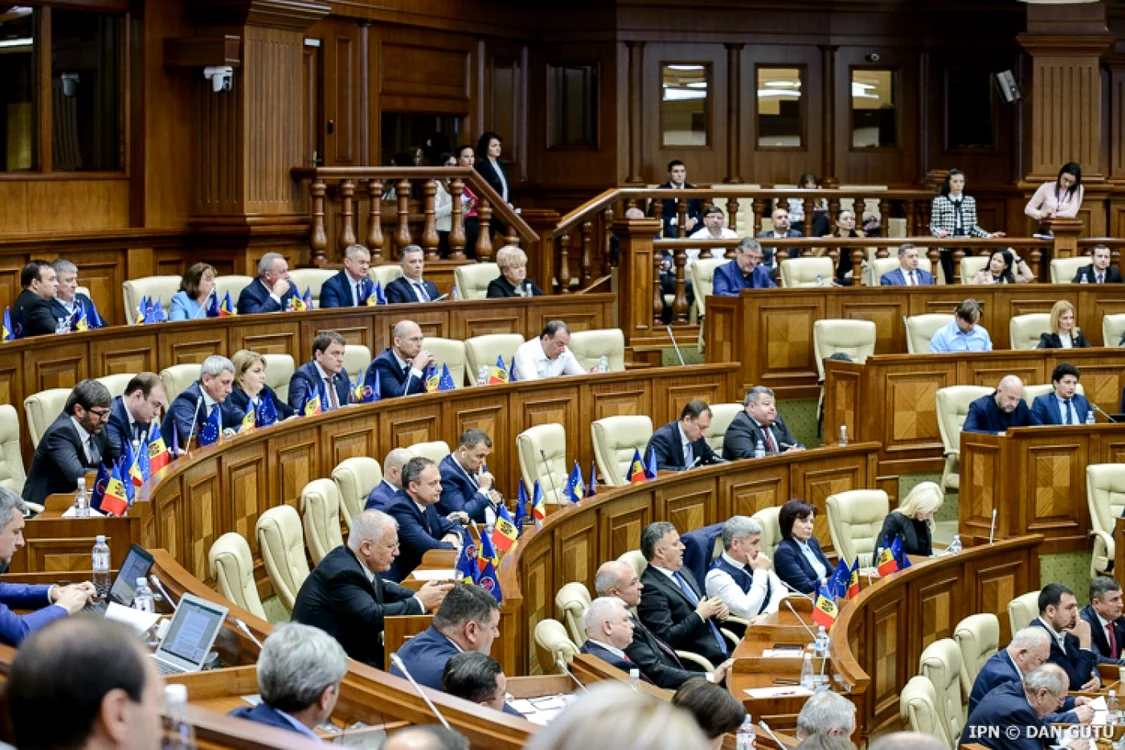Parlamentul de la Chişinău FOTO IPN
