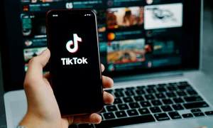 Tik Tok jpg
