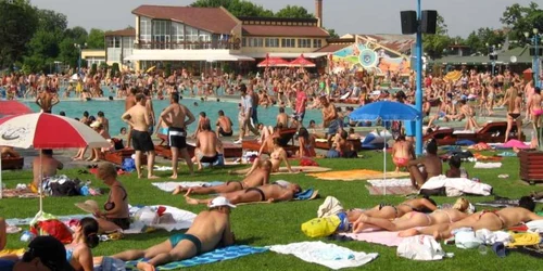 Canicula i-a îndreptat pe mureșeni la Weekend