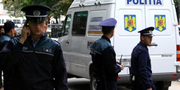 Dispariţia femeii şi a celor doi copii minori a pus pe jar autorităţile oltene