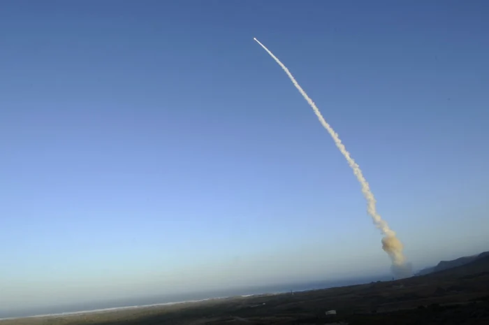 Test balistic la baza aeriană Vandenberg FOTO US Air Force