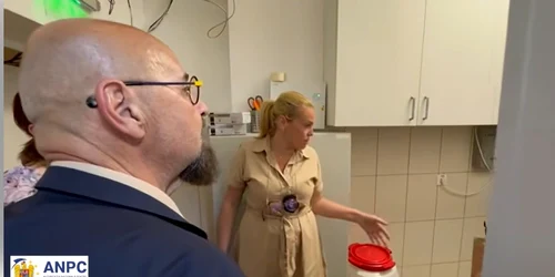 Piedone, în control la un restaurant chinezesc Foto Captură video jpg