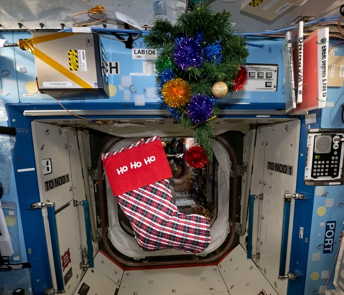 Cadourile pregătite în urmă cu șase luni. FOTO Facebook NASA Astronaut Nick Hague