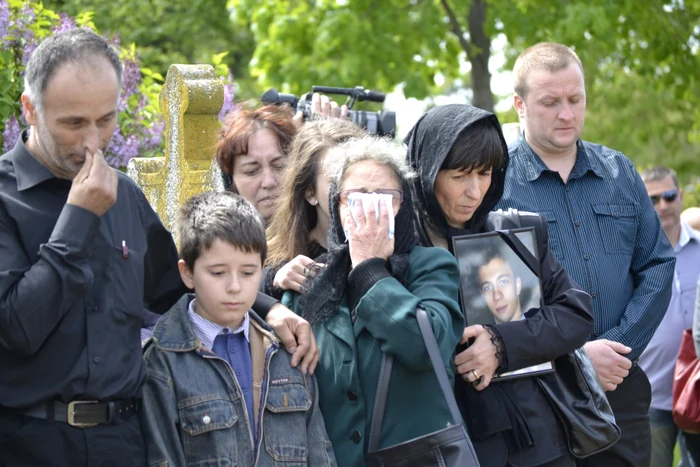 Andrei Cobuz a fost înmormântat în Cimitirul Sărata FOTO Mircea Merticariu