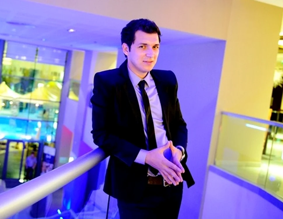Claudiu Roman a lucrat timp de opt luni în 2013 fără să fie plătit. Dragostea pentru radio era prea mare, a spus tatăl dj-uluiFoto: claudiuroman.ro