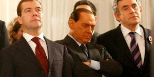 Silvio Berlusconi a aţipit în timpul ceremoniilor dedicate căderii Zidului Berlinului