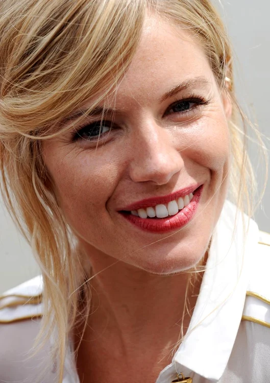 sienna miller   00000401802651 jpeg