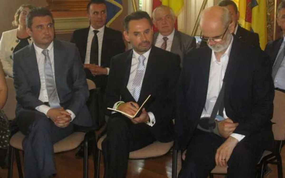 Cei trei şef de la primărie FOTO Bogdan Iancu
