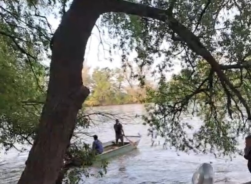 Mureșul a scos la suprafață încă un cadavru după tragedia de săptămâna trecută. Mai sunt de găsit doi copii VIDEO