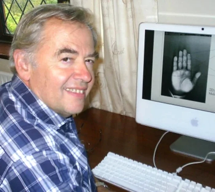 
    Prof. John Manning de la Universitatea Swansea a studiat legătura dintre degetul inelar, testosteron și coronavirus, la bărbați  