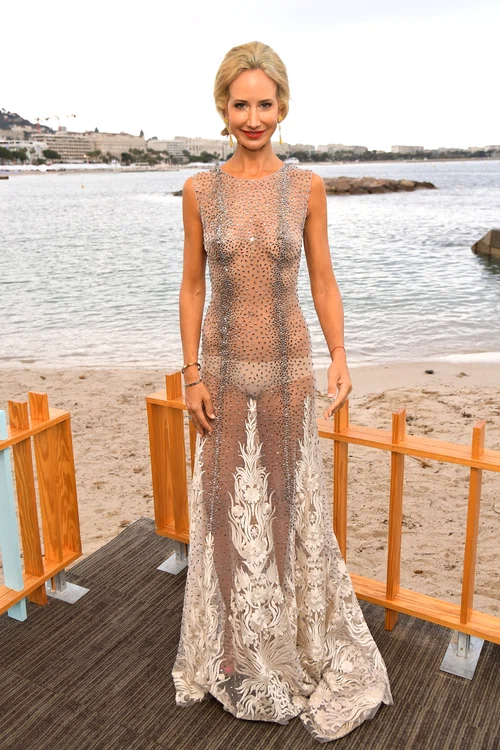 Lady Victoria Hervey a purtat o rochie foarte transparentă